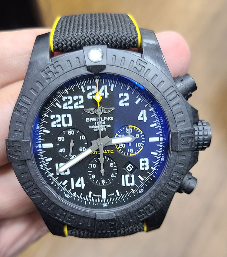 Breitling avenger outlet hurricane 50