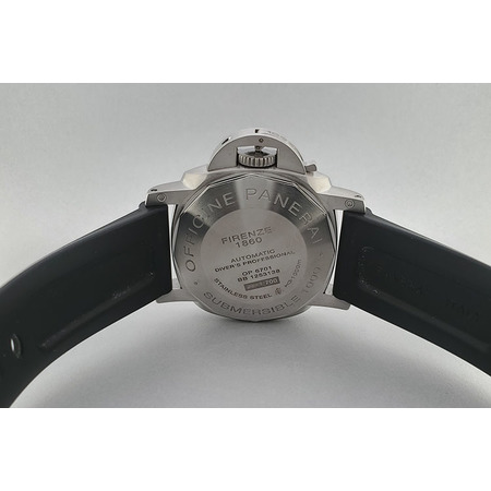 Panerai Luminor 1950 Submersible 44 Pam 243 Rubber Men s Watch